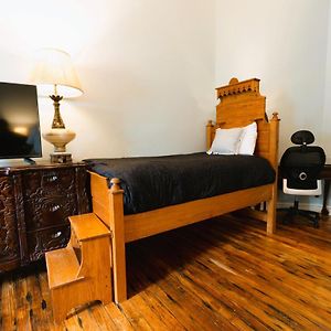 Premium Queen Room